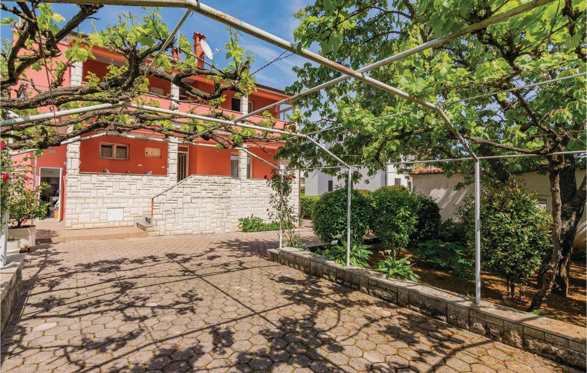 1 Bedroom Lovely Apartment In Rovinj Exteriér fotografie